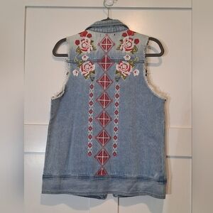 Andree By Unit Embroidered Roses & Designs Denim Vest Faded Size Small